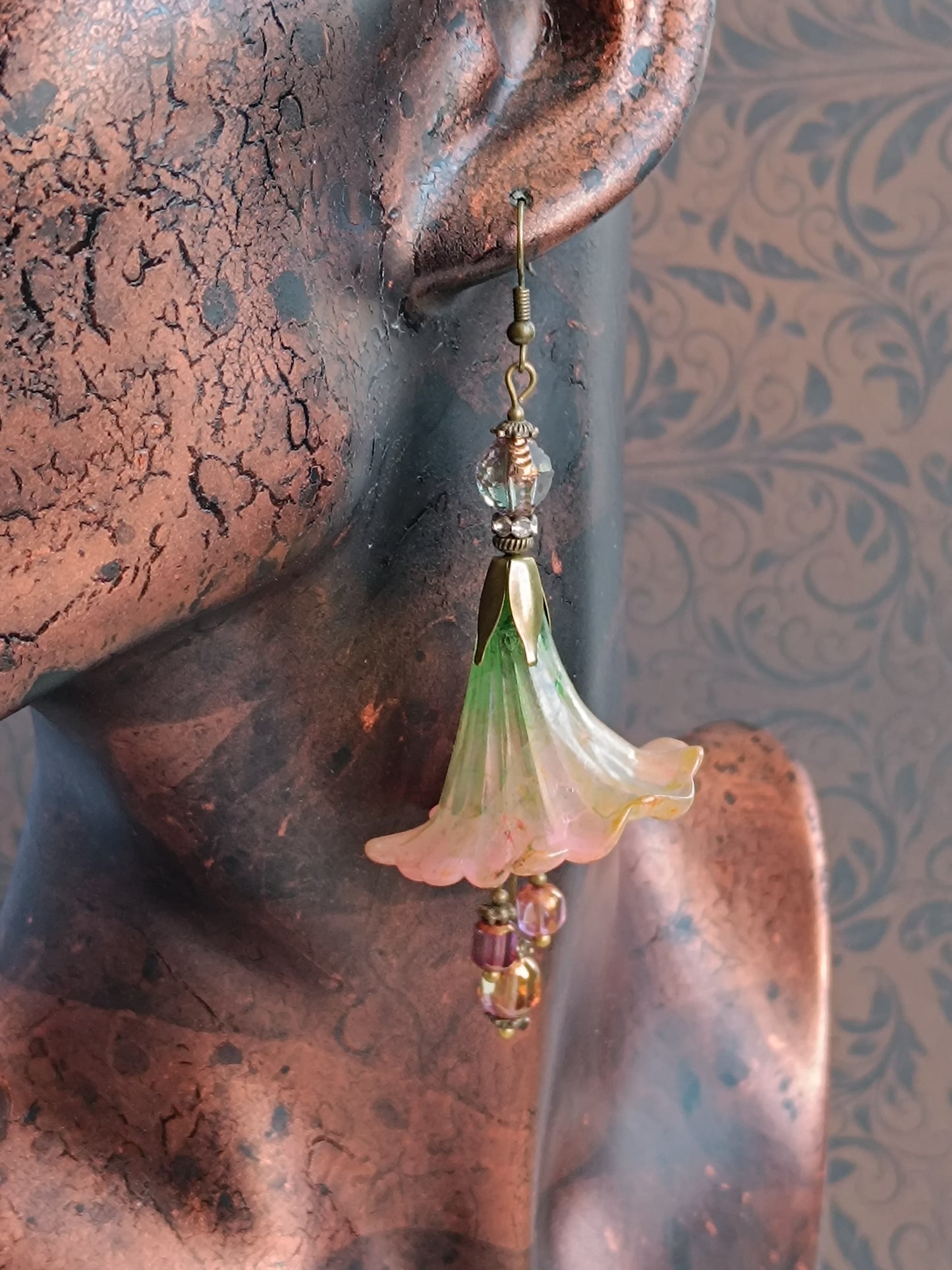 Boucles d'Oreilles Fleur Trompette mélancolique printanière