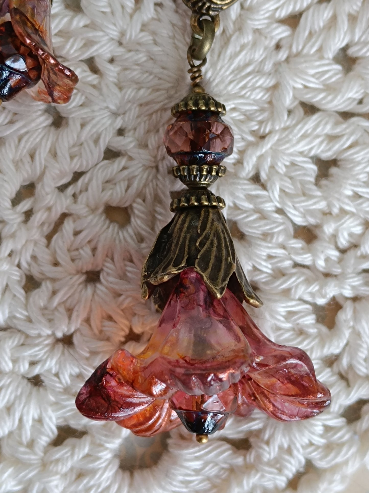 Collier Trio de Fleurs Lucite Vintage Perles Tchèque Bronze