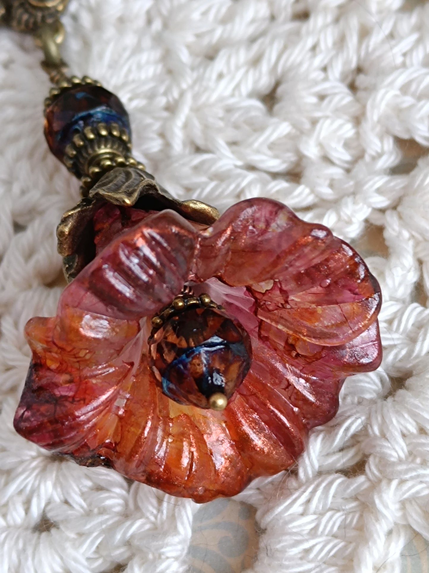Collier Trio de Fleurs Lucite Vintage Perles Tchèque Bronze