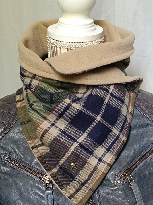 Tour de cou écharpe boutonnée tartan et polaire, bouton vintage