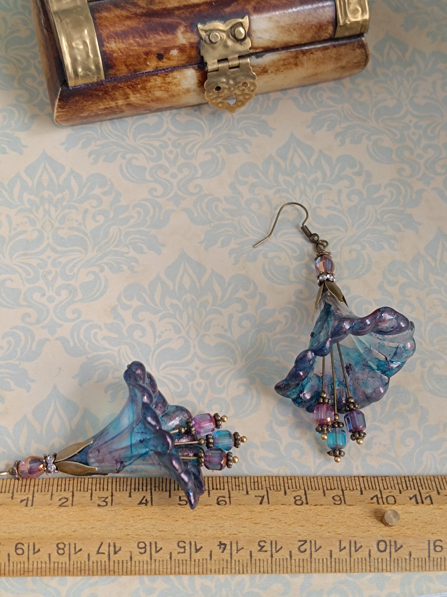 Boucles d'oreilles fleurs féeriques bronze - Perles de verre tchèque