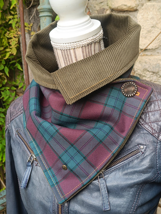 Écharpe boutonnée tour de cou tartan doublé bel côtelé et bouton vintage nacre et métal