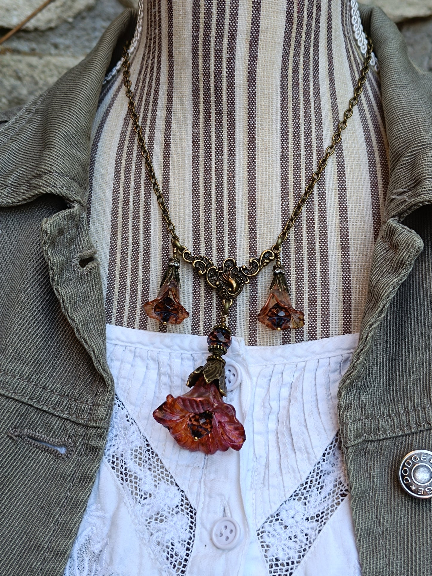 Collier Trio de Fleurs Lucite Vintage Perles Tchèque Bronze