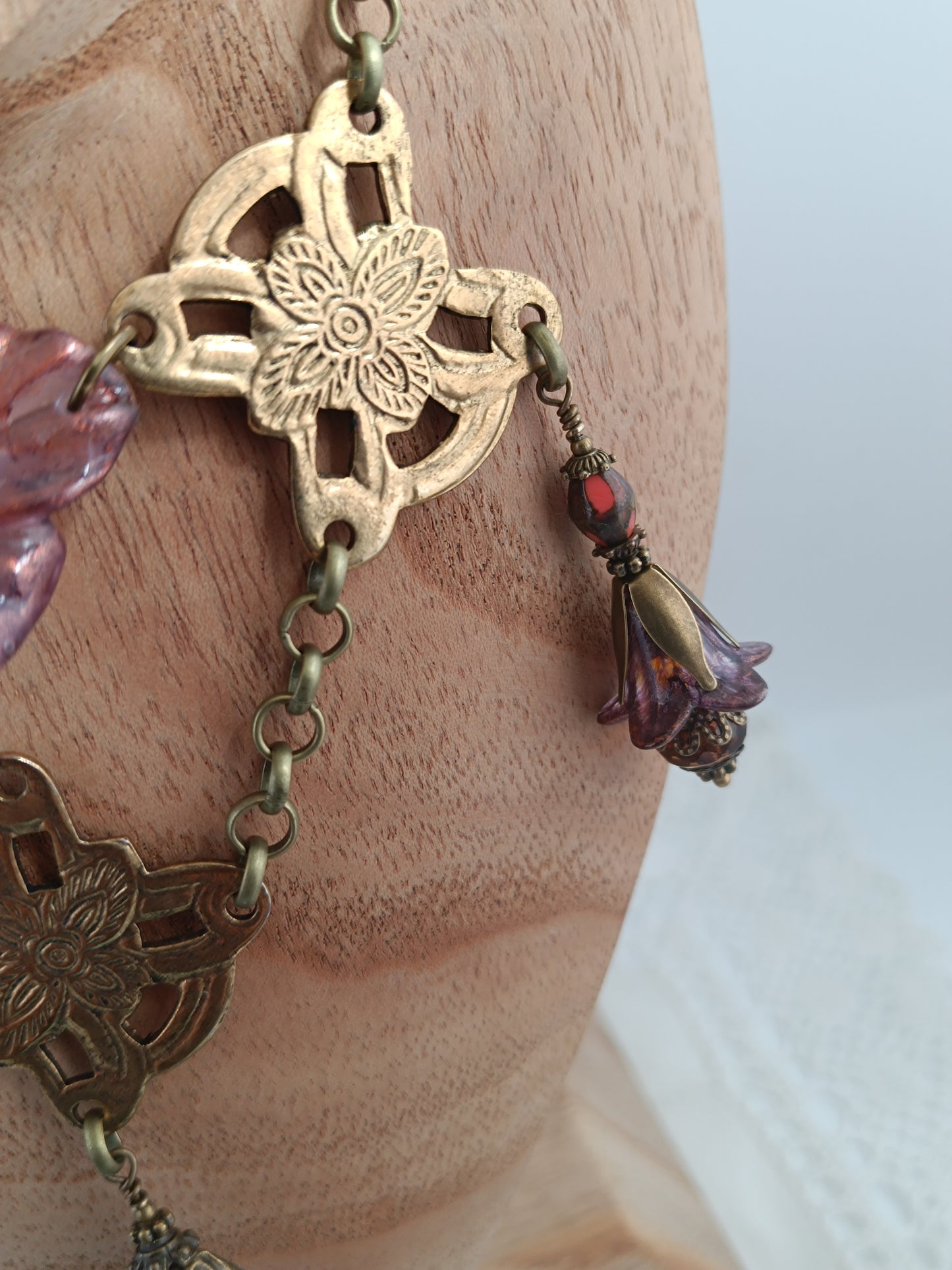 Collier plastron baroque romantique fleurs de printemps