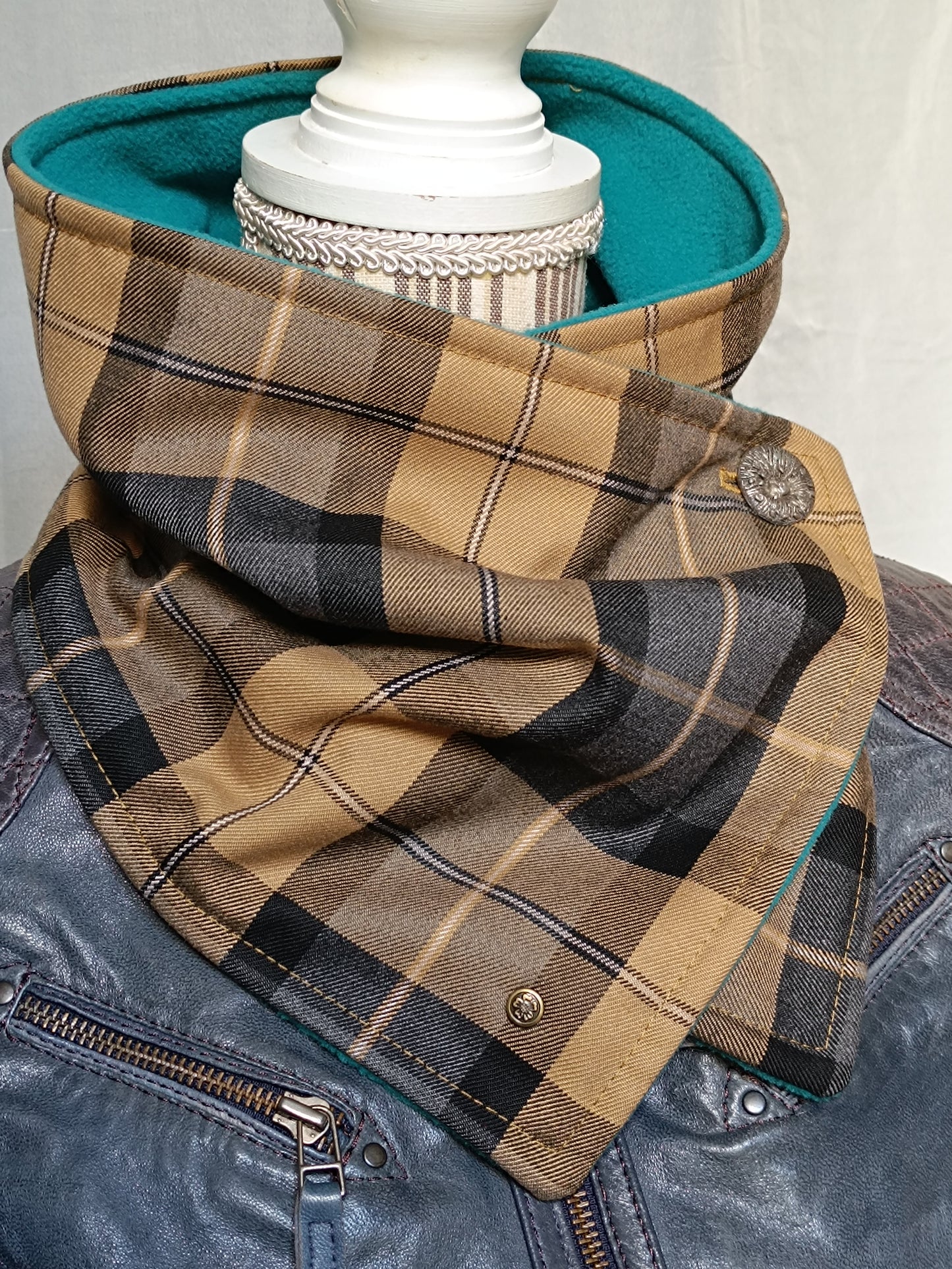 Tour de cou tartan  doublé polaire - Bouton métal ancien