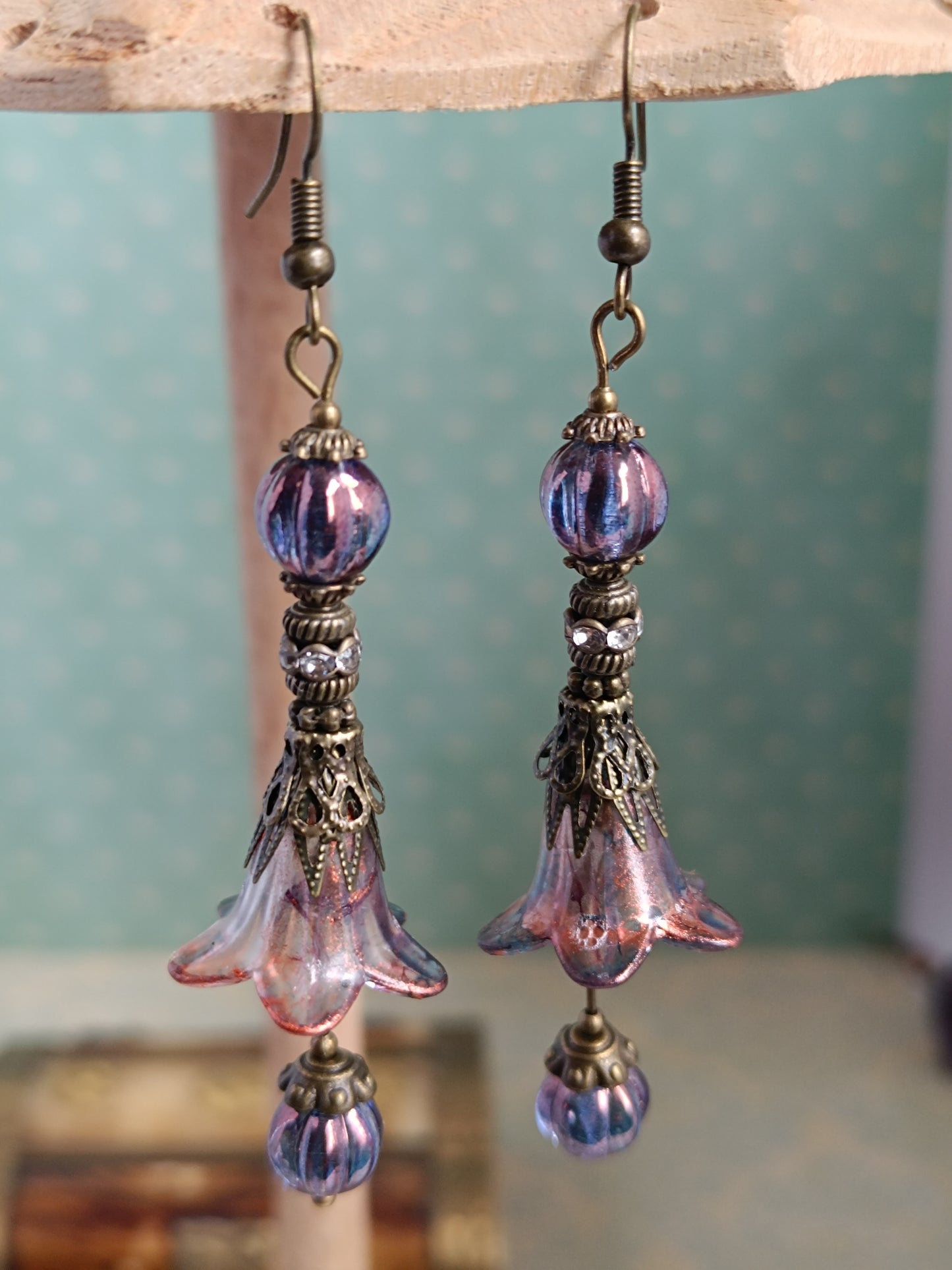 Parure “Fleurs Féeriques” – Collier & boucles d’oreilles assorties