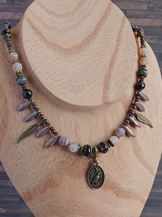 Collier Bohème Ethnique – Corbeau & Lune, Agate Craquelée & Verre Tchèque