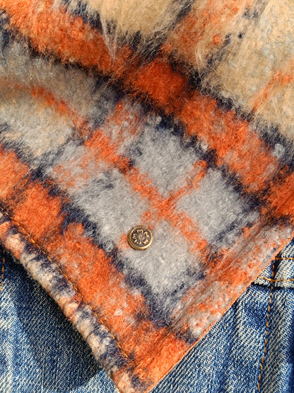 Tour de cou duveteux tartan beige marron et bleu doublé velours bouton celte