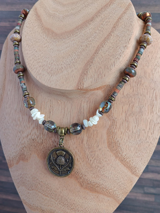 Collier Bohème Ethnique – Pendentif Chardon Écossais & Perles Artisanales