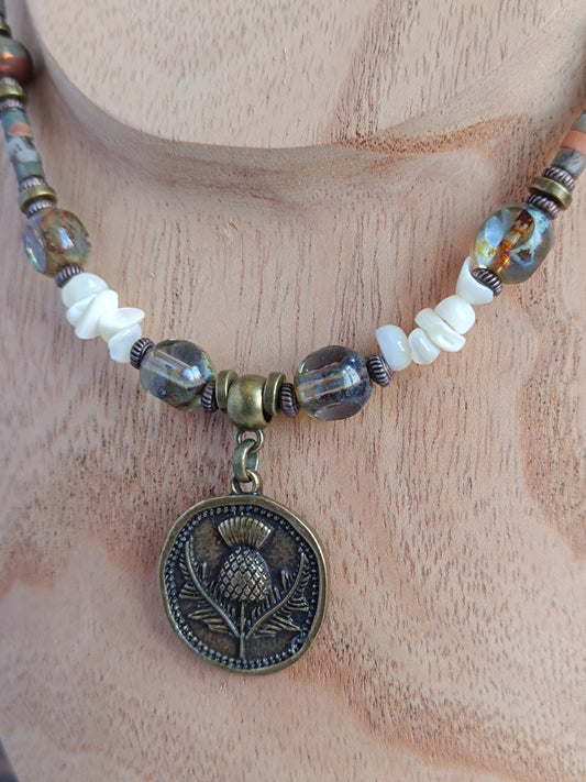 Collier Bohème Ethnique – Pendentif Chardon Écossais & Perles Artisanales