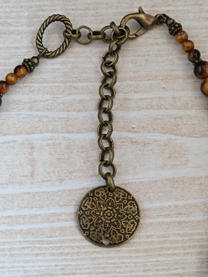 Collier Bohème Ethnique – Corbeau Mystique & Œil de Tigre