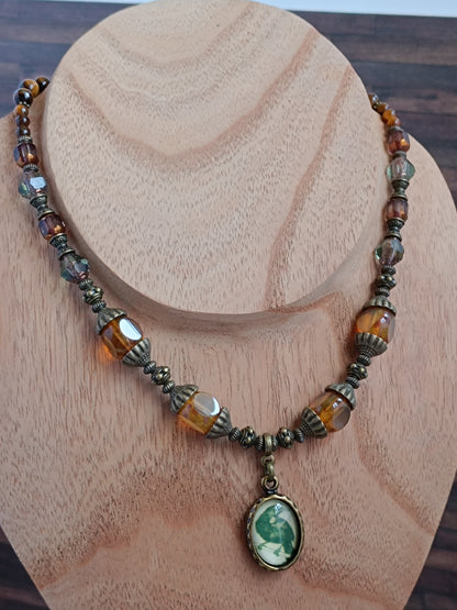 Collier Bohème Ethnique – Corbeau Mystique & Œil de Tigre