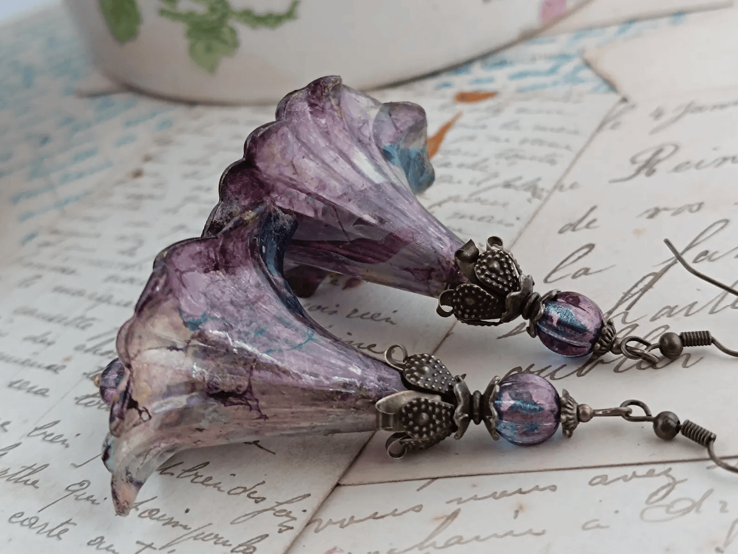 Boucles d'Oreilles Fleur Trompette mélancolique printanière