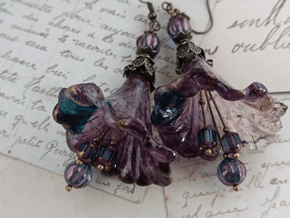 Boucles d'Oreilles Fleur Trompette mélancolique printanière