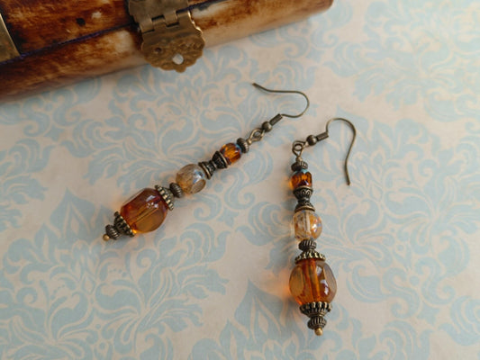 Boucles d’oreilles bohème chic en bronze antique et perles de verre tchèque