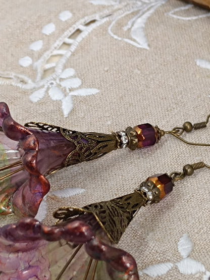 Boucles d'Oreilles Pendantes Féeriques Vertes et Violettes Fleurs Acrylique Perles Verre Tchèque XXL