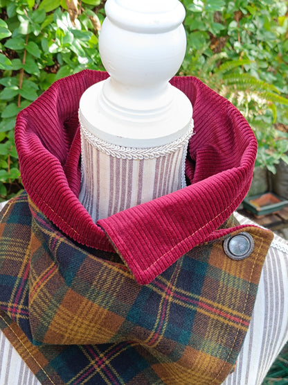Tour de cou tartan laine bleu canard ocre marron doublé velours bordeaux et bouton vintage métal et nacre
