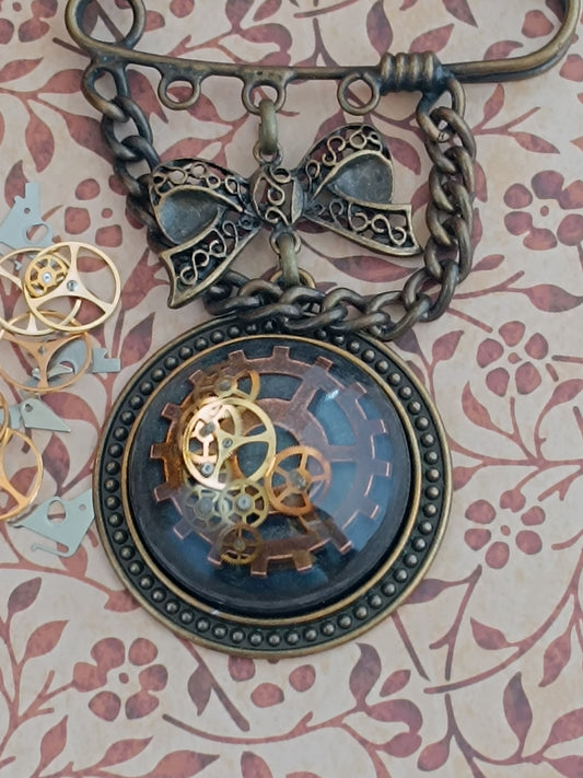 Grande broche épingle cabochon steampunk