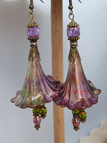 Boucles d'Oreilles Pendantes Féeriques Violettes Vertes Reflets Cuivré Magique Perles Verre Tchèque XXL