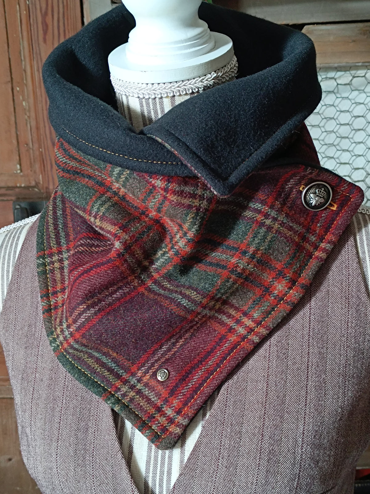 Ensemble personnalisé deux tours de cou tartan et boucles d’oreilles fleurs roses