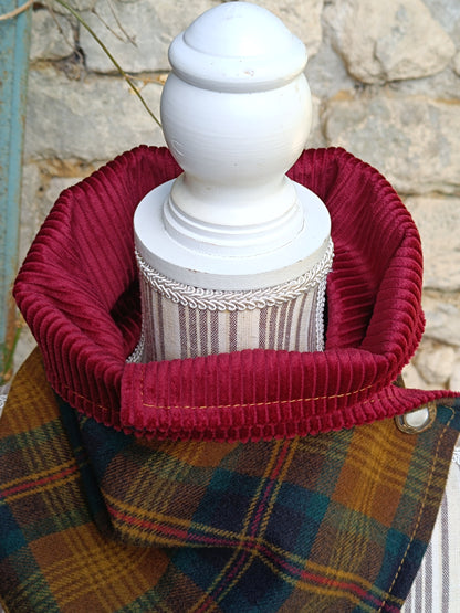 Tour de cou tartan laine et velours bordeaux avec bouton Art déco en nacre