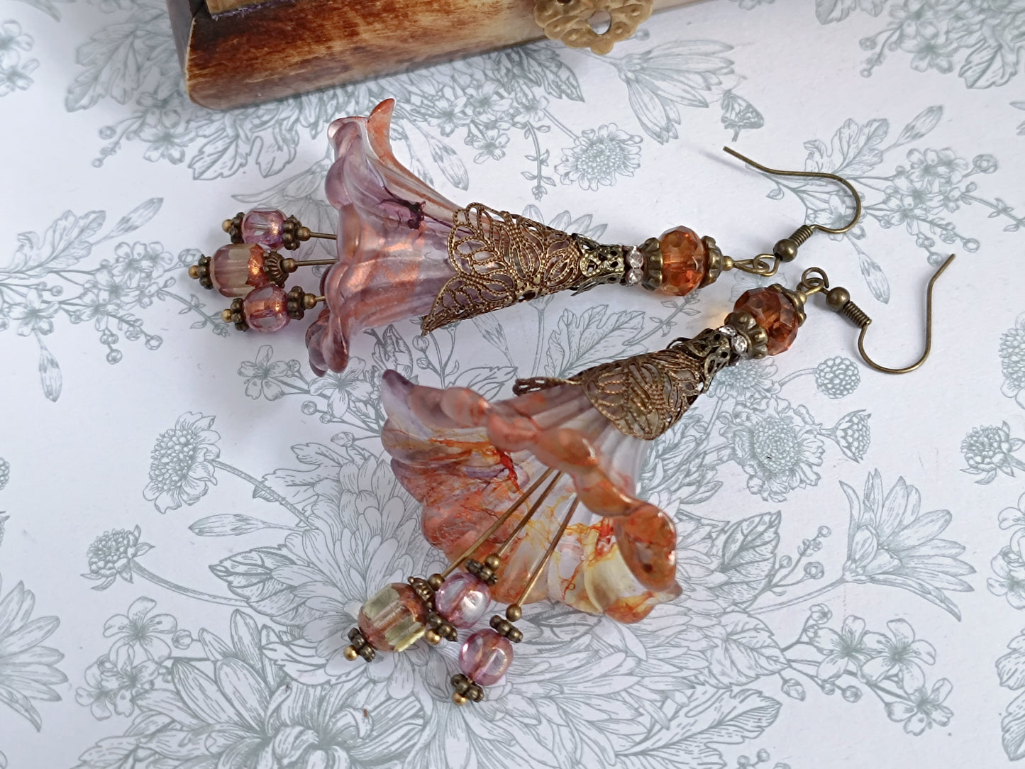 Boucles d'Oreilles Fleurs Lucite XXL - Perles Verre Tchèque