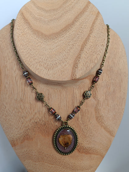 Collier Vintage Romantique Médaillon Artisanal Fleurs de Cerisier Résine 3 x 2,5 cm