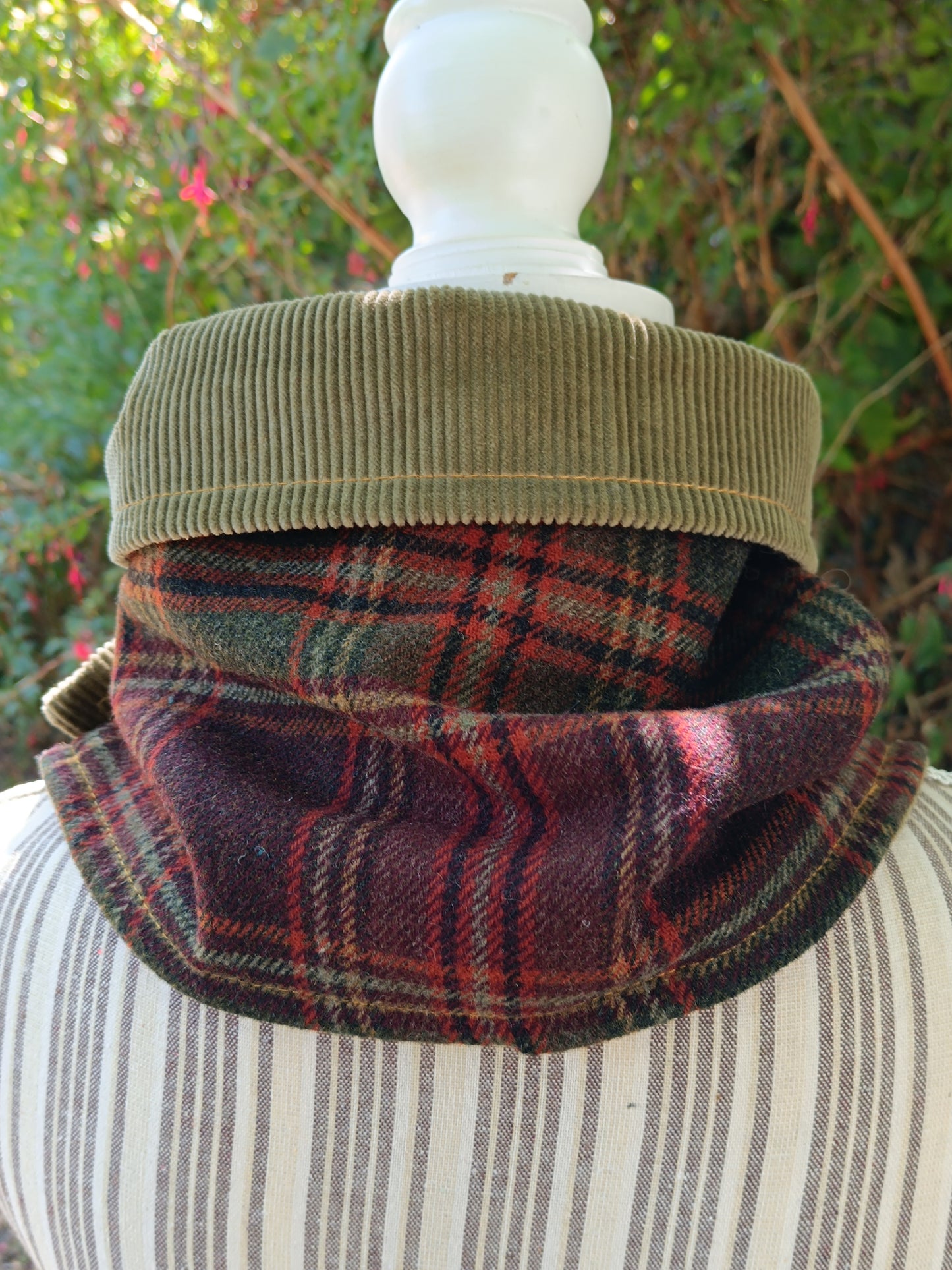 Tour de cou tartan écossais doublé velours côtelé bouton vintage métal nacre