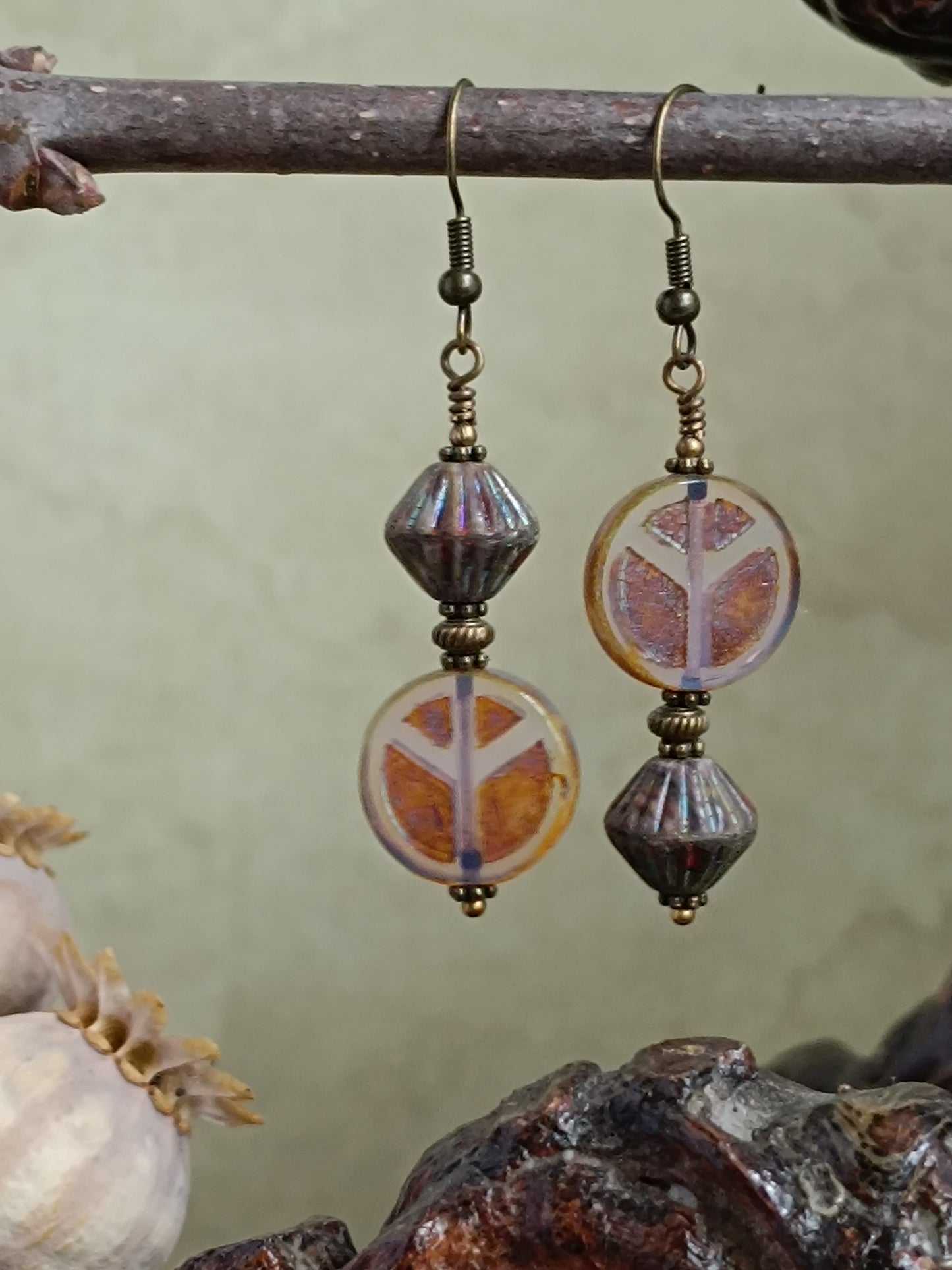 Boucles d'oreilles pendantes perles de verre tchèque style bohème mystérieux et raffiné