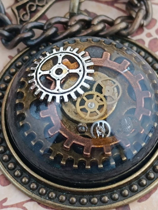 Grande broche épingle cabochon steampunk