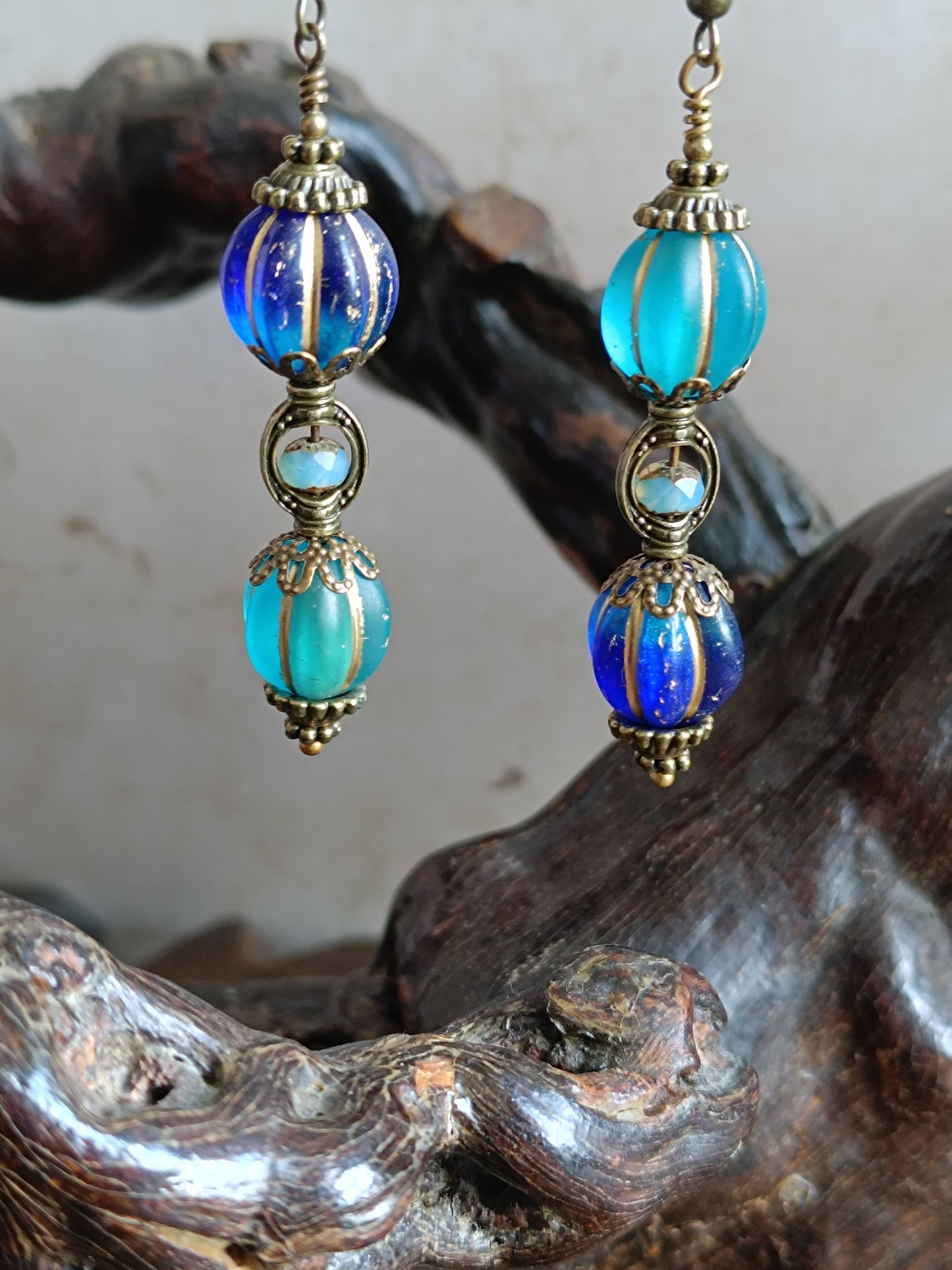 Boucles d'oreilles Sablier Ancien Artefact Steampunk Instrument d'Alchimie en Verre Tchèque