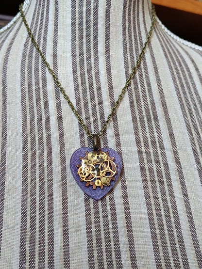 Pendentif Steampunk Cœur Engrenages Résine Époxy Mauve Chaîne Bronze Artisanal