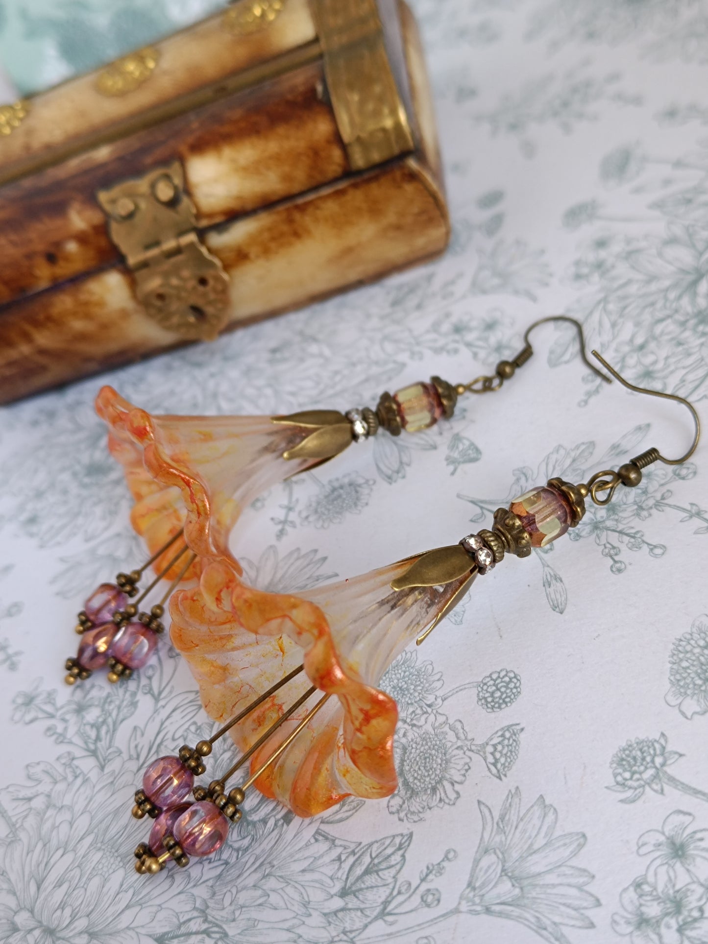 Boucles d'Oreilles Fleurs Lucite XXL - Perles Verre Tchèque