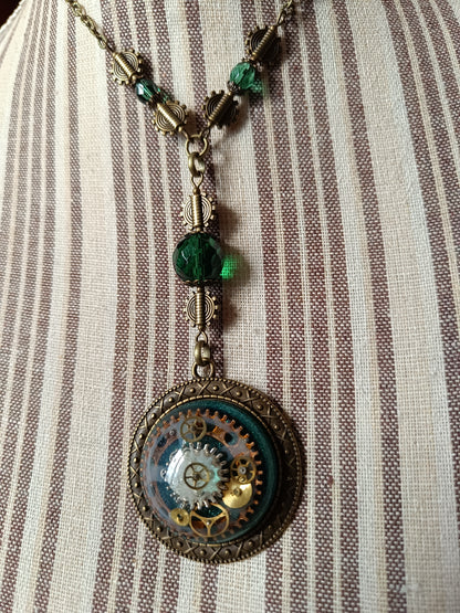 Ensemble Collier et Boucles d'Oreilles Steampunk Perles de Verre Tchèque Vertes Pendentif Cabochon Bronze Artisanal