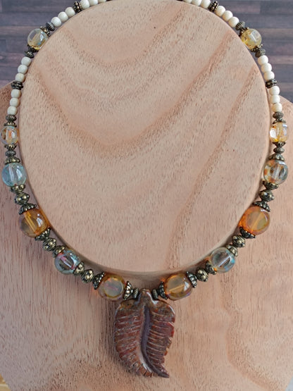 Collier Bohème Ethnique – Feuille Marron & Howlite Blanche