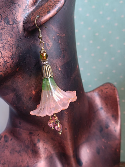 Boucles d'oreilles grandes fleurs féeriques - Trompette printanière XXL
