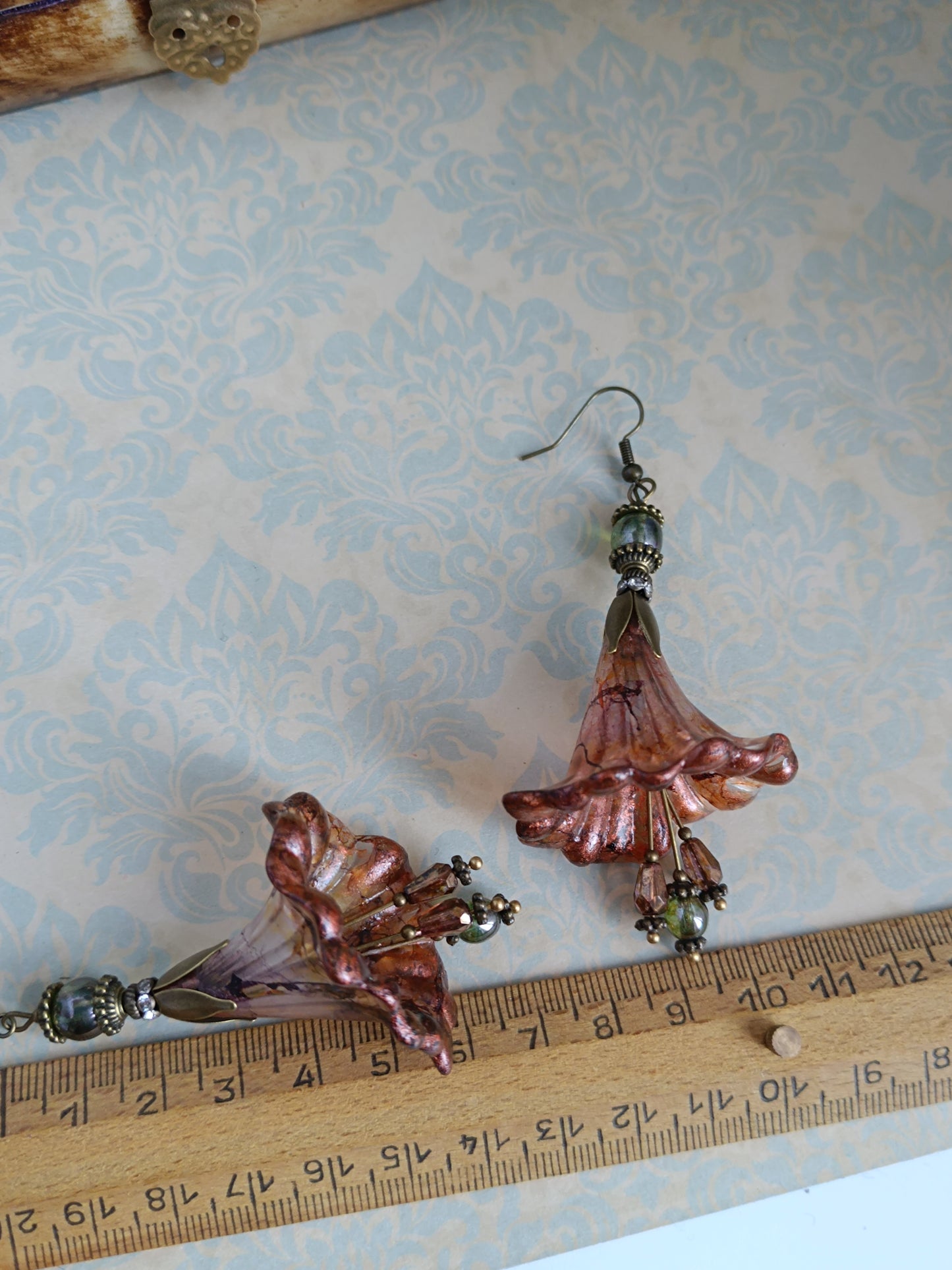 Boucles d'Oreilles Fleurs Trompettes mélancoliques automnales