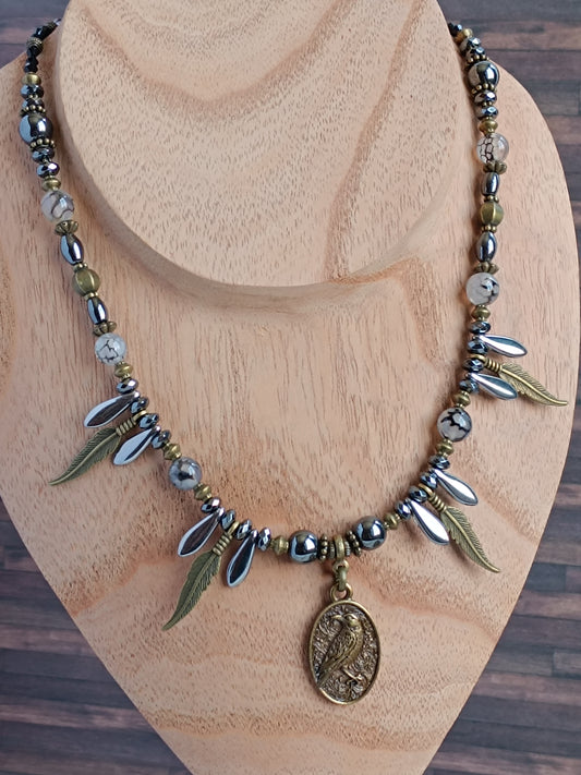 Collier Bohème Ethnique – Dagues Noires, Agathe Veinée & Corbeau