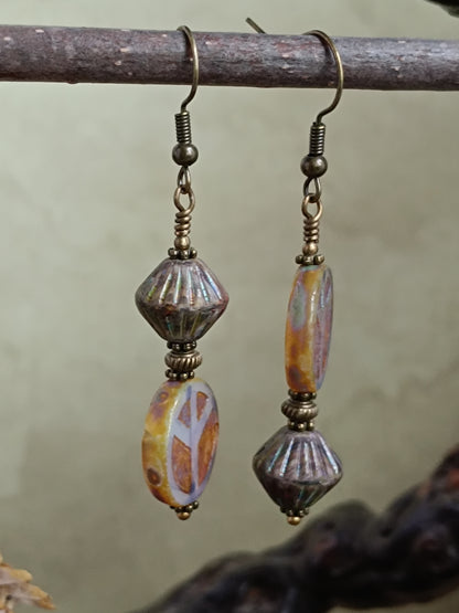Boucles d'oreilles pendantes perles de verre tchèque style bohème mystérieux et raffiné