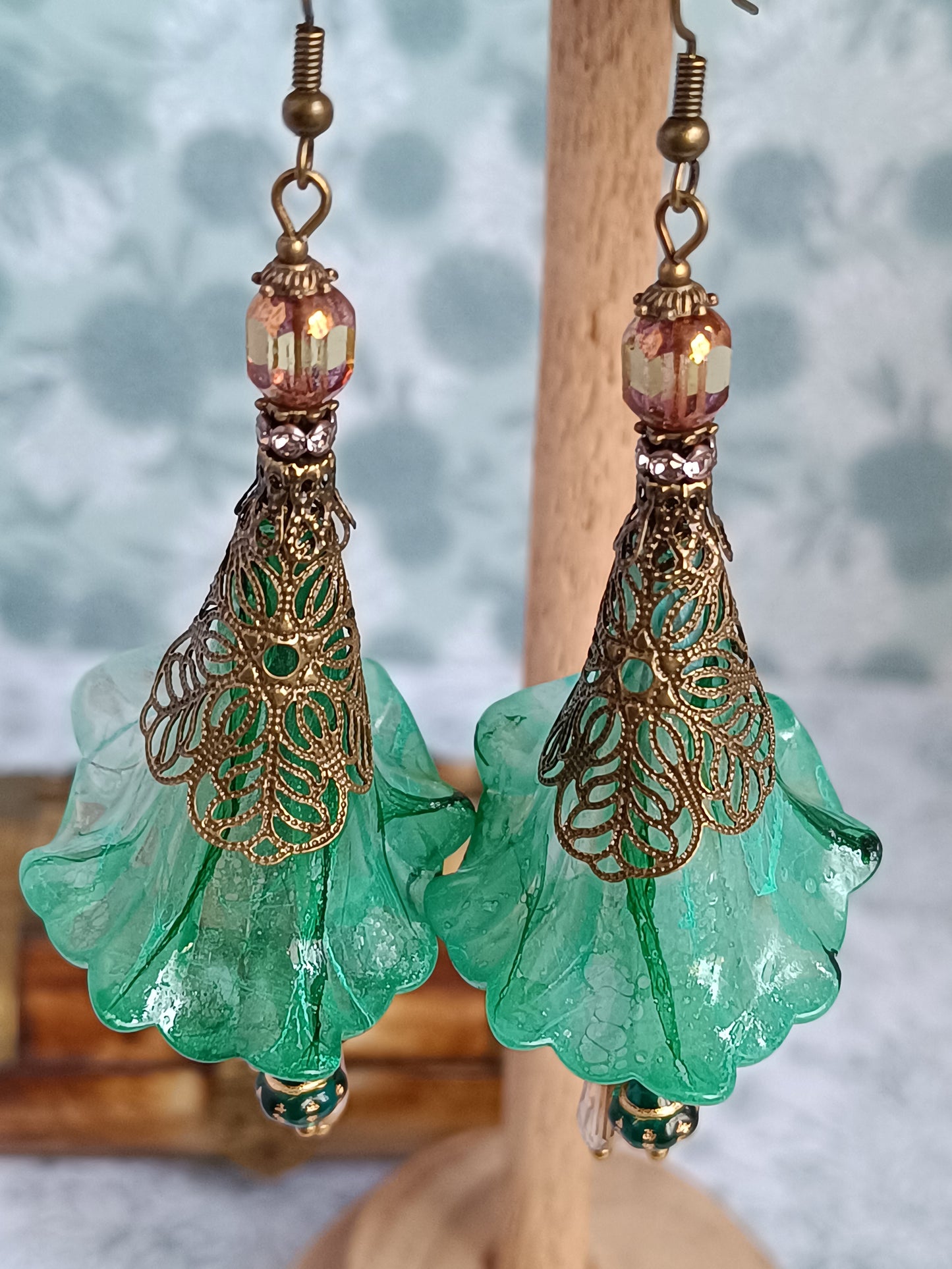 Boucles d'Oreilles Fleurs Lucite XXL - Perles Verre Tchèque