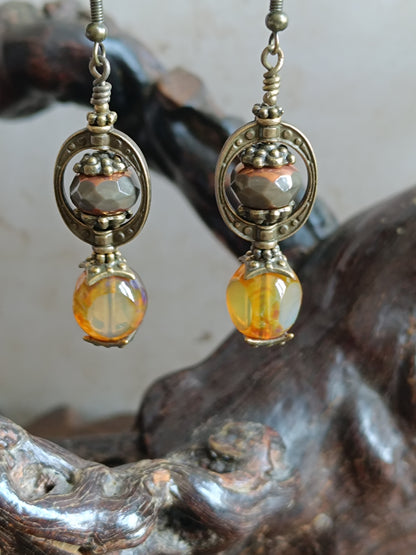 Boucles Oreilles Pendantes Dark Academia Verre Tchèque Bronze Antique
