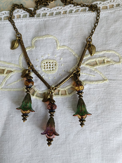Collier Sous-Bois Enchanté - Fleurs Lucite et Feuillages Bronze