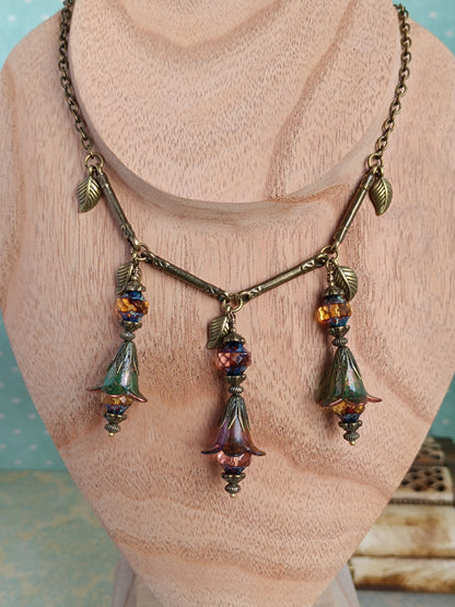Collier Sous-Bois Enchanté - Fleurs Lucite et Feuillages Bronze