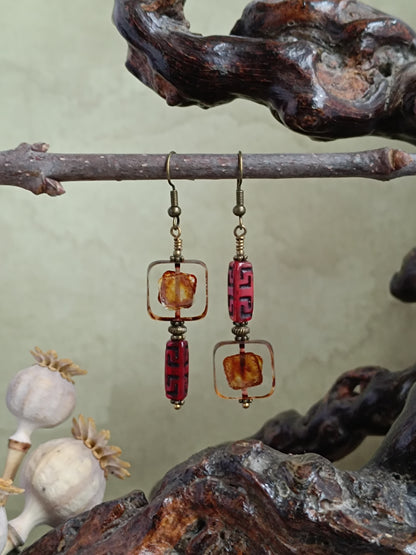 Boucles d'oreilles pendantes perles de verre tchèque géométriques asymétriques
