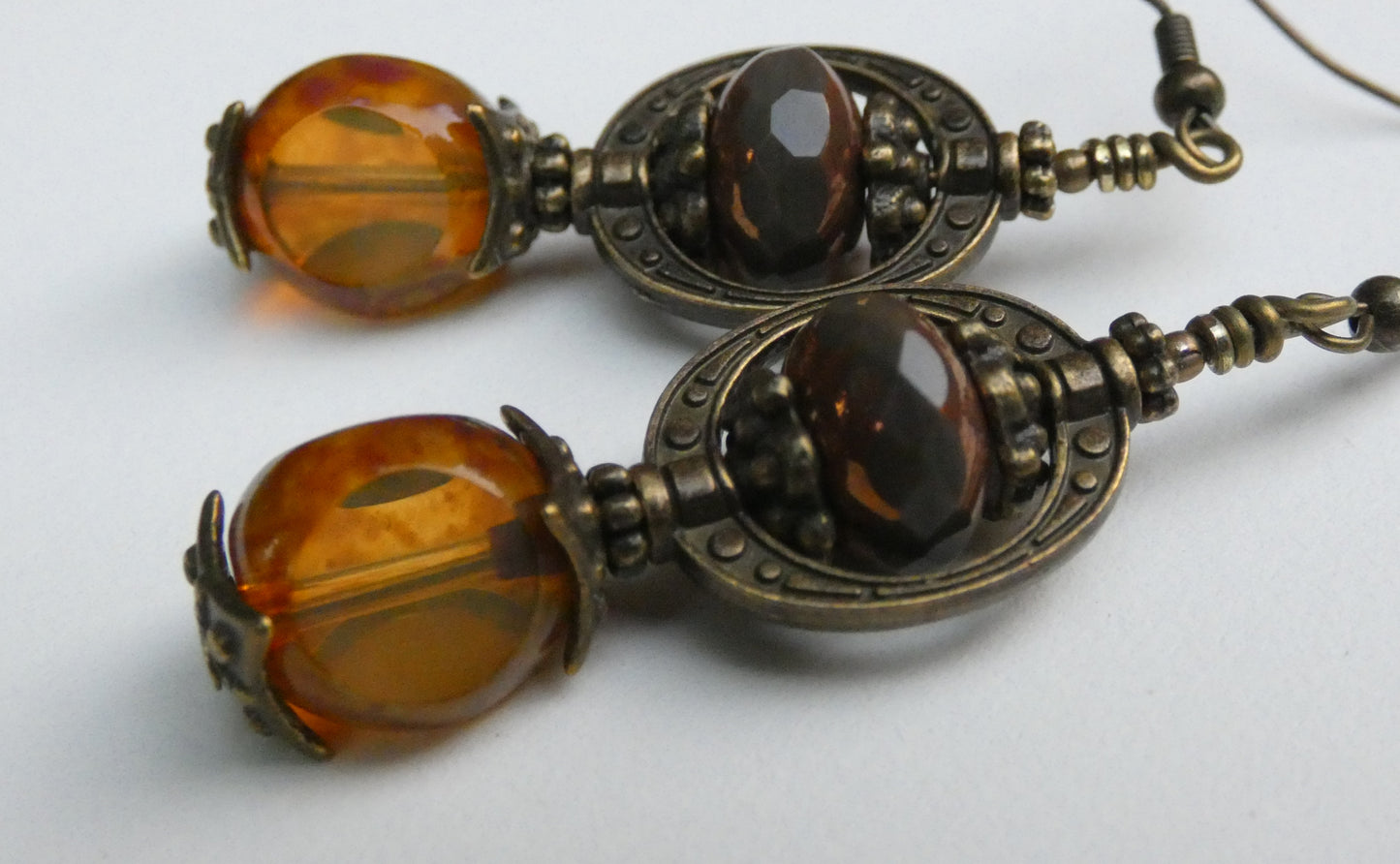 Boucles Oreilles Pendantes Dark Academia Verre Tchèque Bronze Antique