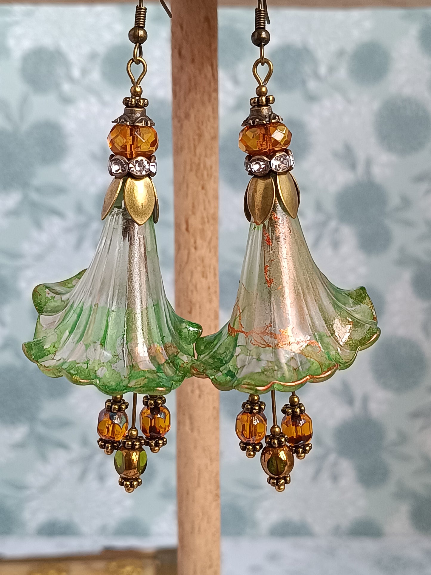 Boucles d'Oreilles Fleurs Lucite XXL - Perles Verre Tchèque