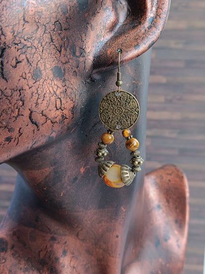 Boucles d’oreilles bohème chic en bronze antique et perles de verre tchèque fait main