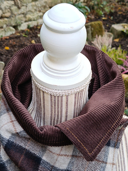 Tour de cou tartan écossais laine doublé velours côtelé et bouton vintage héraldique