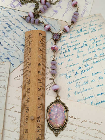 Collier Pendentif Vintage "Éclat Confetti" en Laiton et Verre Bohème
