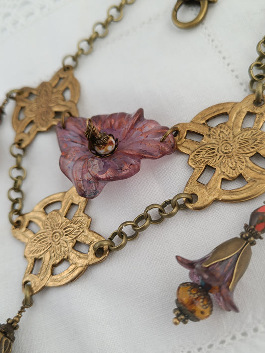 Collier plastron baroque romantique fleurs de printemps